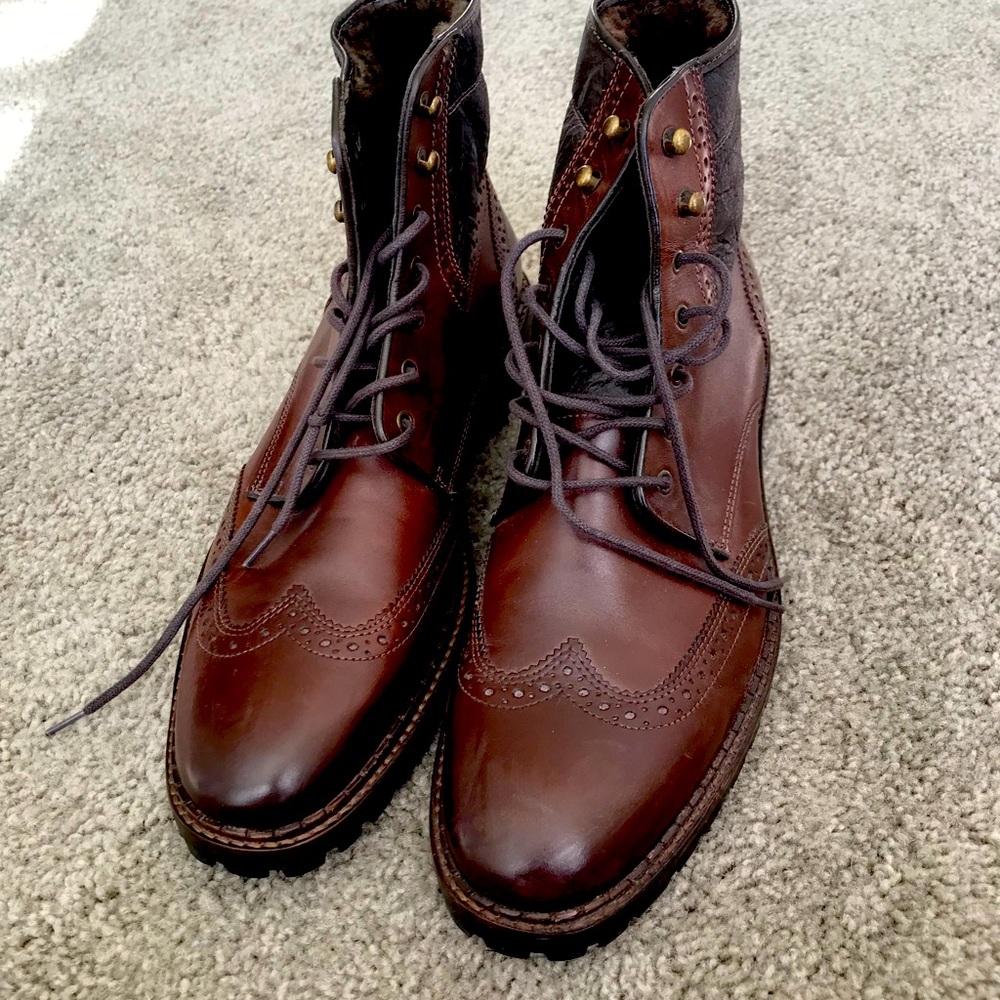 Johnston and Murphy leather boots with sheepskin. Size 9